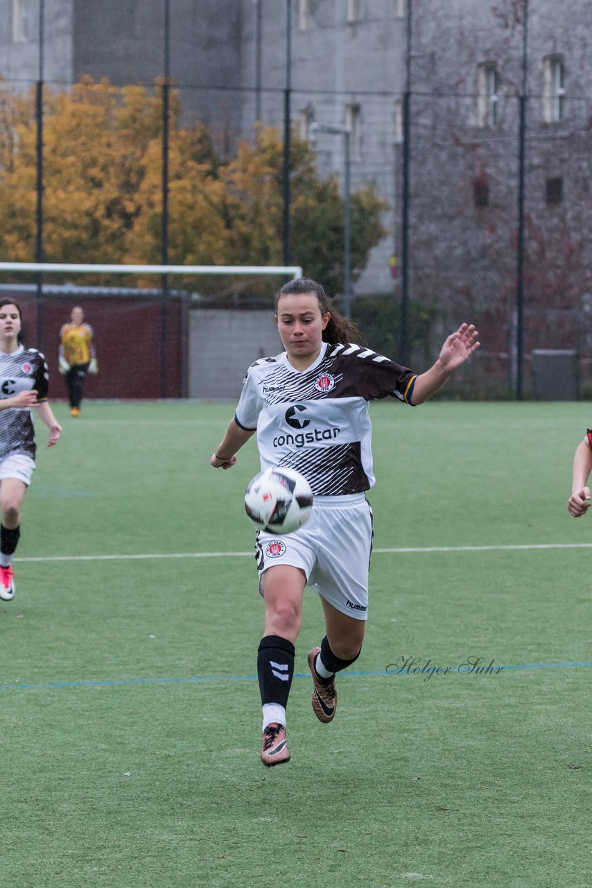 Bild 218 - B-Juniorinnen FC St.Pauli . Braedstrup IF : Ergebnis: 4:1